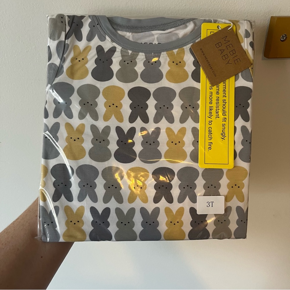 Mebie baby Gray and Yellow Bunny Print Kids Pajamas